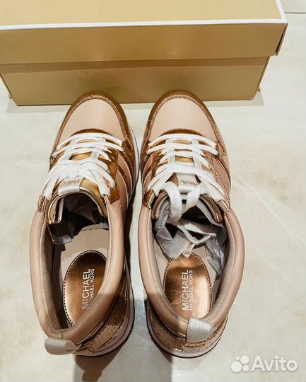 Кроссовки Michael Kors оригинал нов 38,5