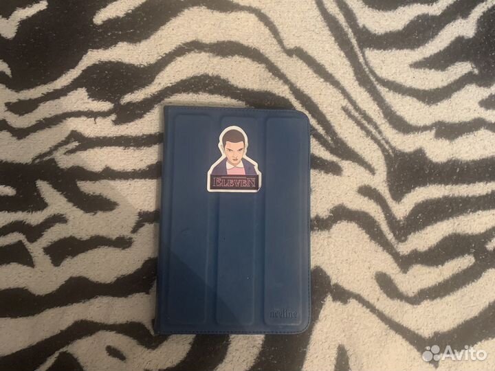 Планшет с чехлом