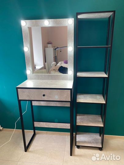 Гримерное зеркало со столом от производителя