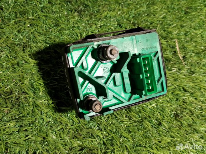 Реле свечей накала Peugeot 806