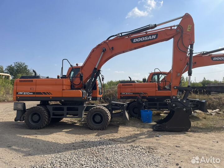 Машинист полноповоротного экскаватора