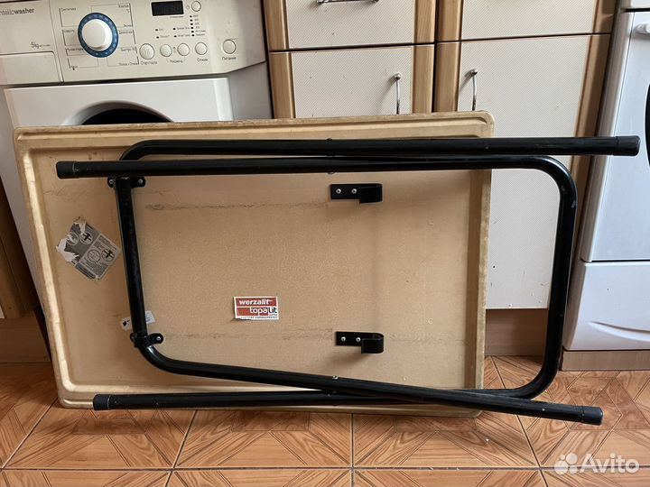 Кухонный стол