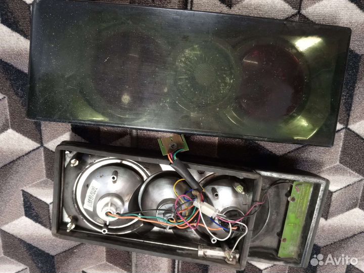 Фары на машину заднего вида на 9- тку