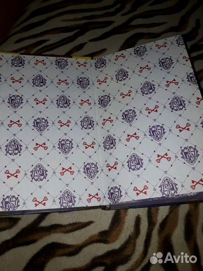 Книга Ever After High