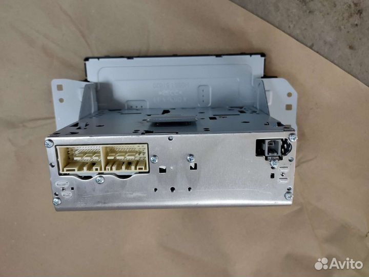 Штатная магнитола на kia rio 4 с рамкой