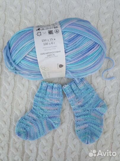 Шапка и носки для новорожденного