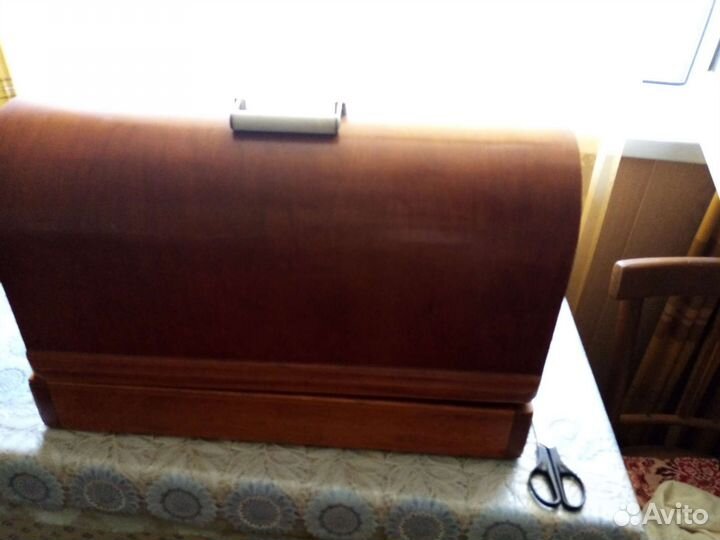 2 швейные машины: ножная и ручная подольские