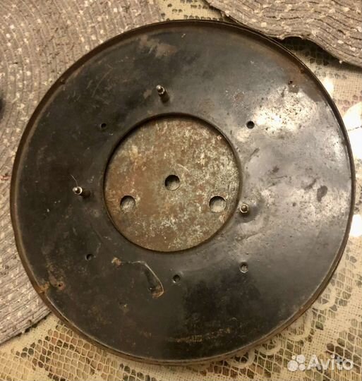 Старинные настенные часы -циферблат