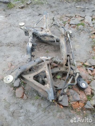 Задний подрамник Volkswagen Touareg