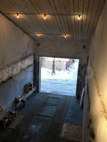 Гараж, > 30 м²