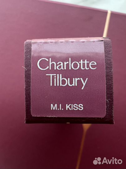 Charlotte Tilbury M.I. Kiss помада для губ