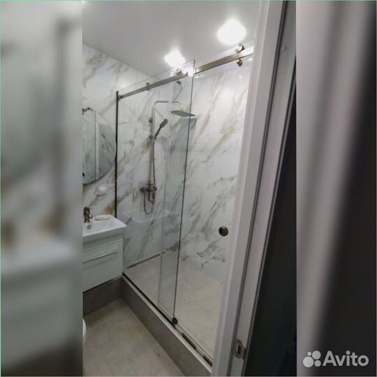 Стеклянное душевое ограждение