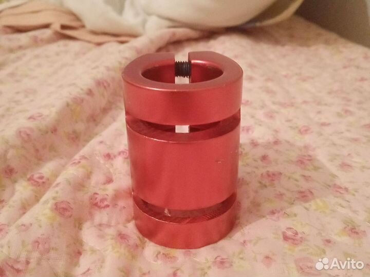 Зажим на трюковой самокат