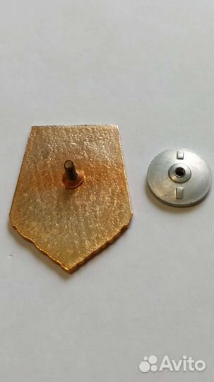 Нагрудный знак