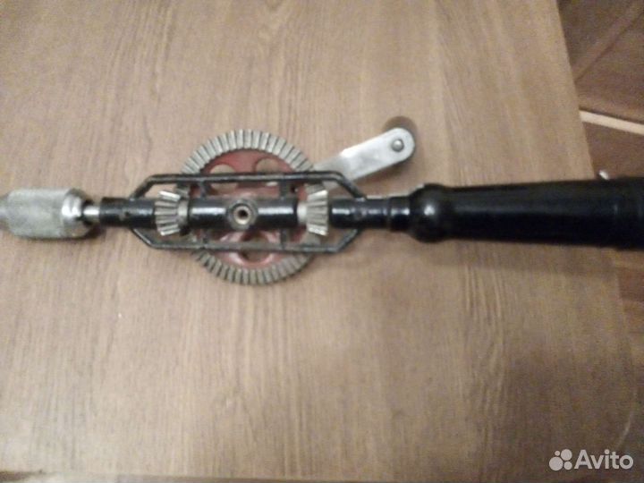 Дрель ручная