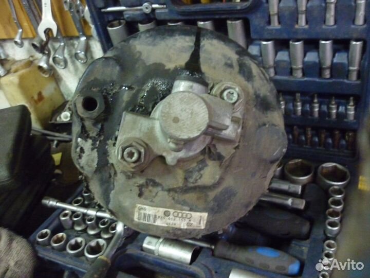 Усилитель тормозов вакуумный A6 (C5) 1997-2004;A4