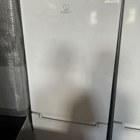 Холодильник Indesit DS 316 W нерабочий