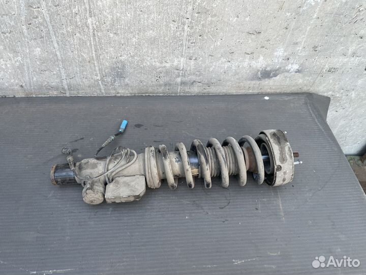 Передний амортизатор левая BMW X5M E70 X6M E71