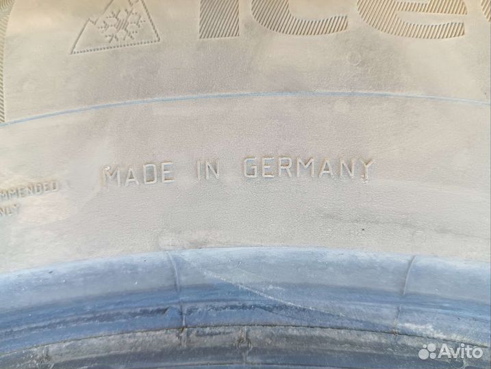 Continental IceContact 2 SUV 215/65 R17 103T