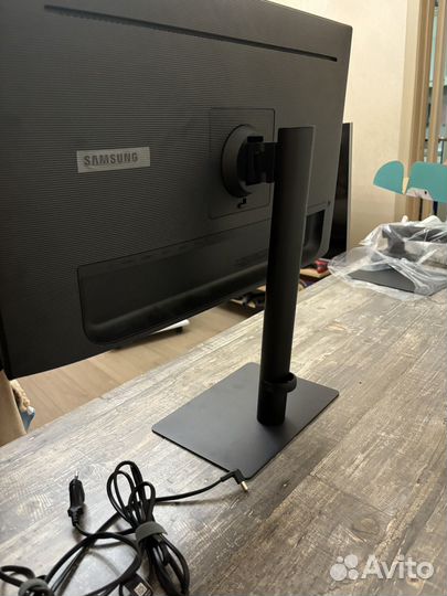 Монитор Samsung 27'' S27B610EQI