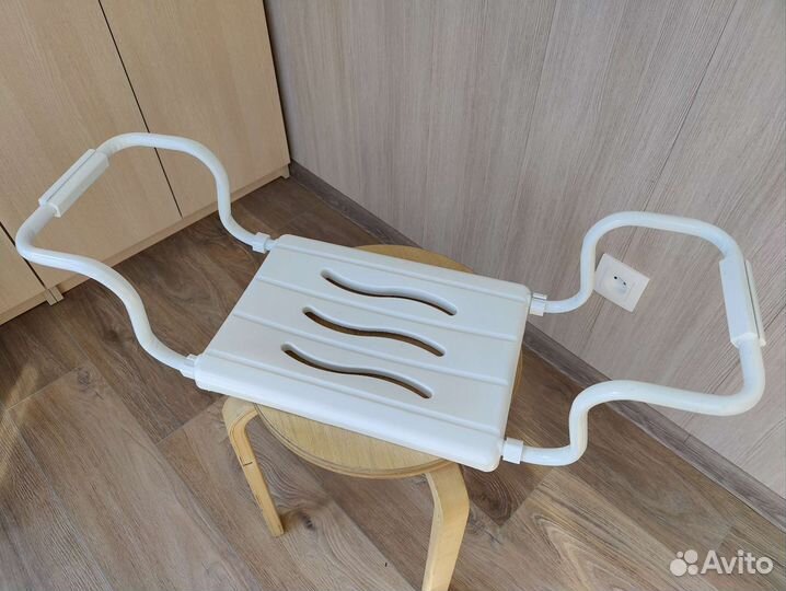 Сиденье для ванны