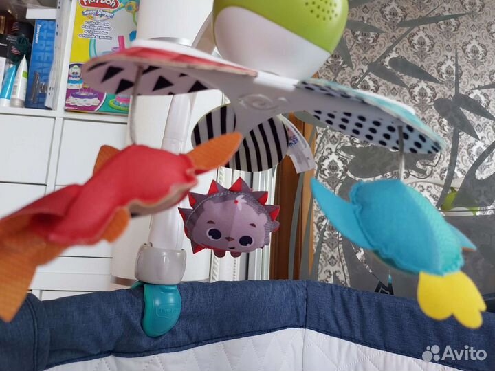 Каруселька на кроватку tiny love