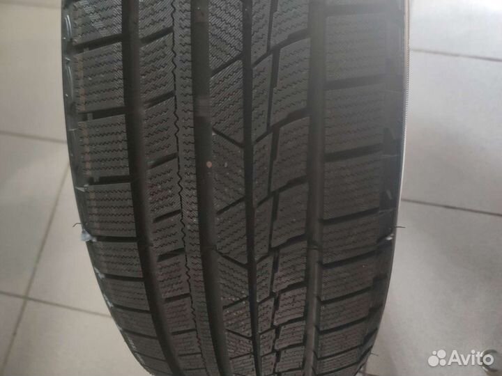 Firemax FM805 215/55 R17 98V