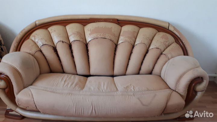 Диван, можно реставрировать и перепродать