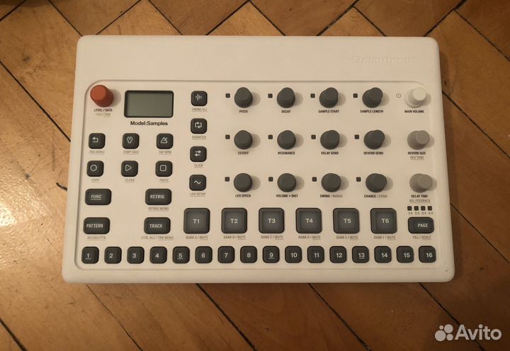 Сэмплер Elektron Model:Samples