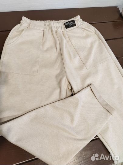 Брюки и свитер