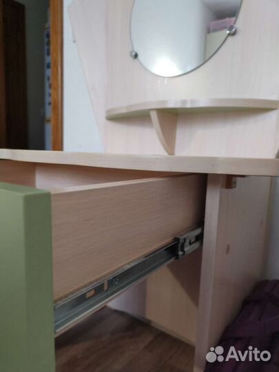 Туалетный столик с зеркалом детский б/у