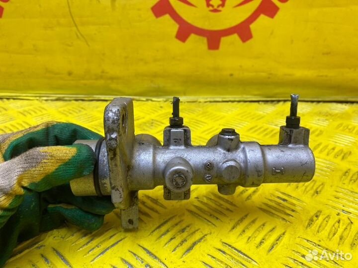 Главный тормозной цилиндр Mazda 6 GG AJ51 2003