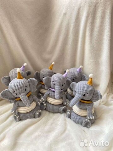 Вязаная пирамидка слоник