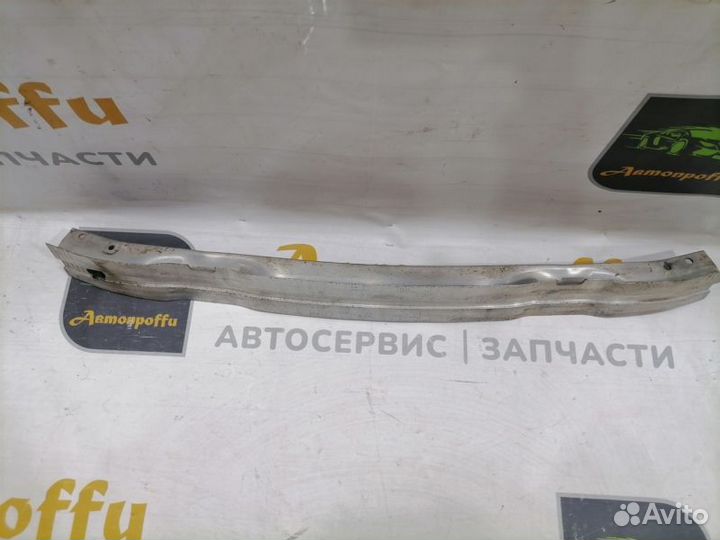 Усилитель бампера передний Audi A3 8P 1.8 CDA 2009