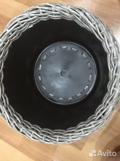 Кашпо для цветов из ротанга