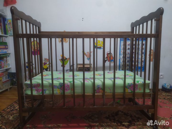 Детская кроватка
