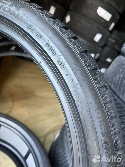 Pirelli Scorpion Winter 2 275/35 R22