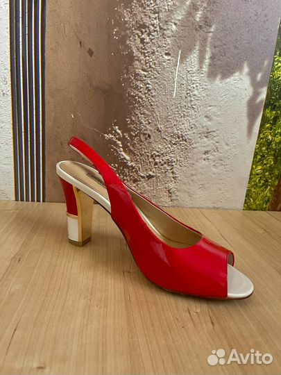 Босоножки Mascotte