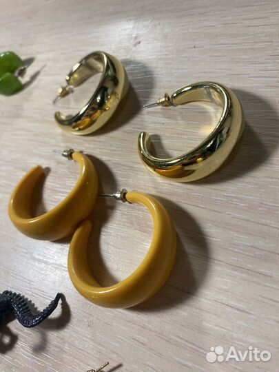 Бижутерия, значки