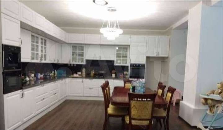 Дом 350 м² на участке 14 сот.