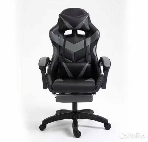 Игровой стул чёрно-белый с подушкой для ног