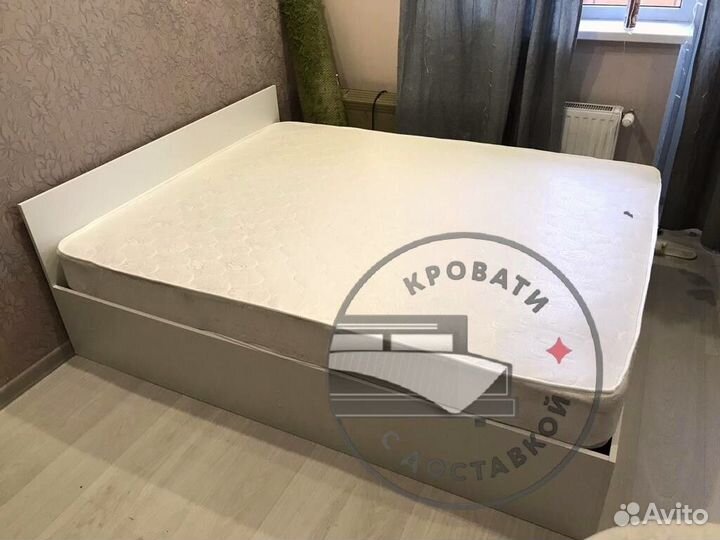 Кровать