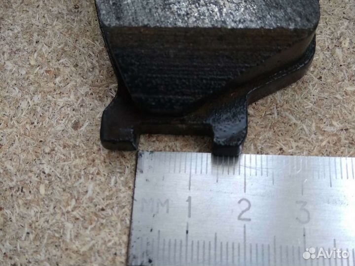 Колодки тормозные передние на Kia Rio 02-05