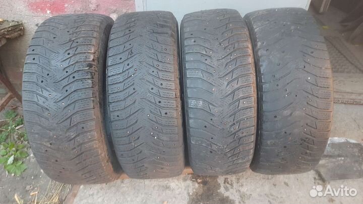 Marshal WinterCraft Ice WI31 215/60 R16 99