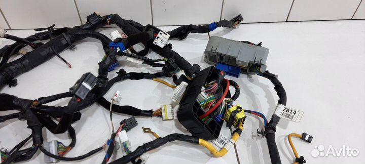 Электропроводка под торпедо (Kia Sportage)