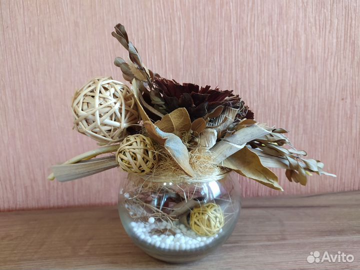 Композиция из сухоцветов