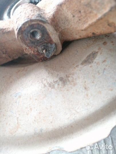 Кулак поворотный лев. перед. Mitsubishi Outlander