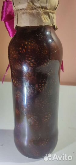 Баночки с сосновыми шишками