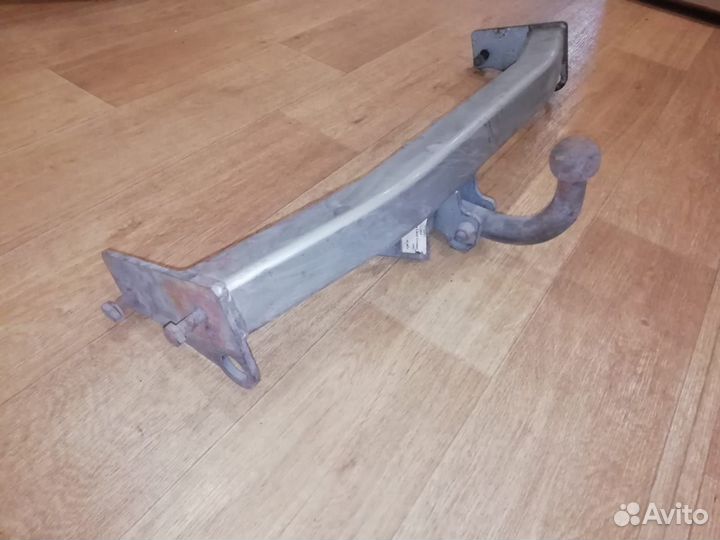 Фаркоп Toyota Land Cruiser 200 в Сургуте