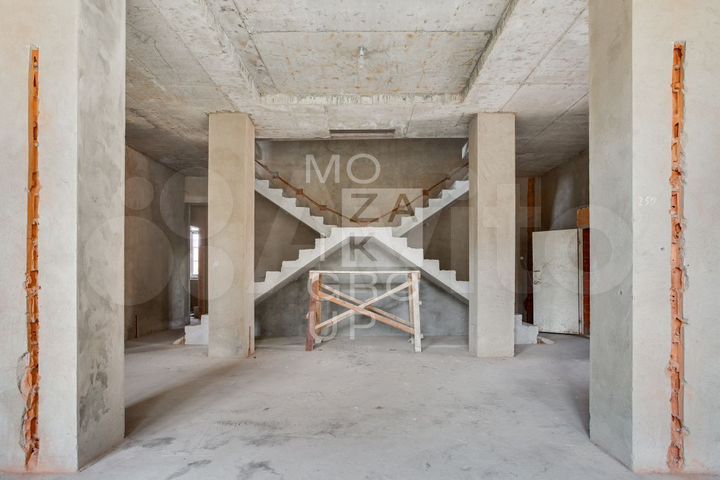 Дом 531 м² на участке 17 сот.